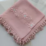 Pudra Nakışlı İğneoyalı Namaz Örtüsü