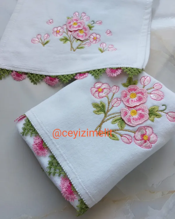 Analı kızlı ikili takım halinde iğneoyalı mutfak havlusu ve banyo el yüz havlusu