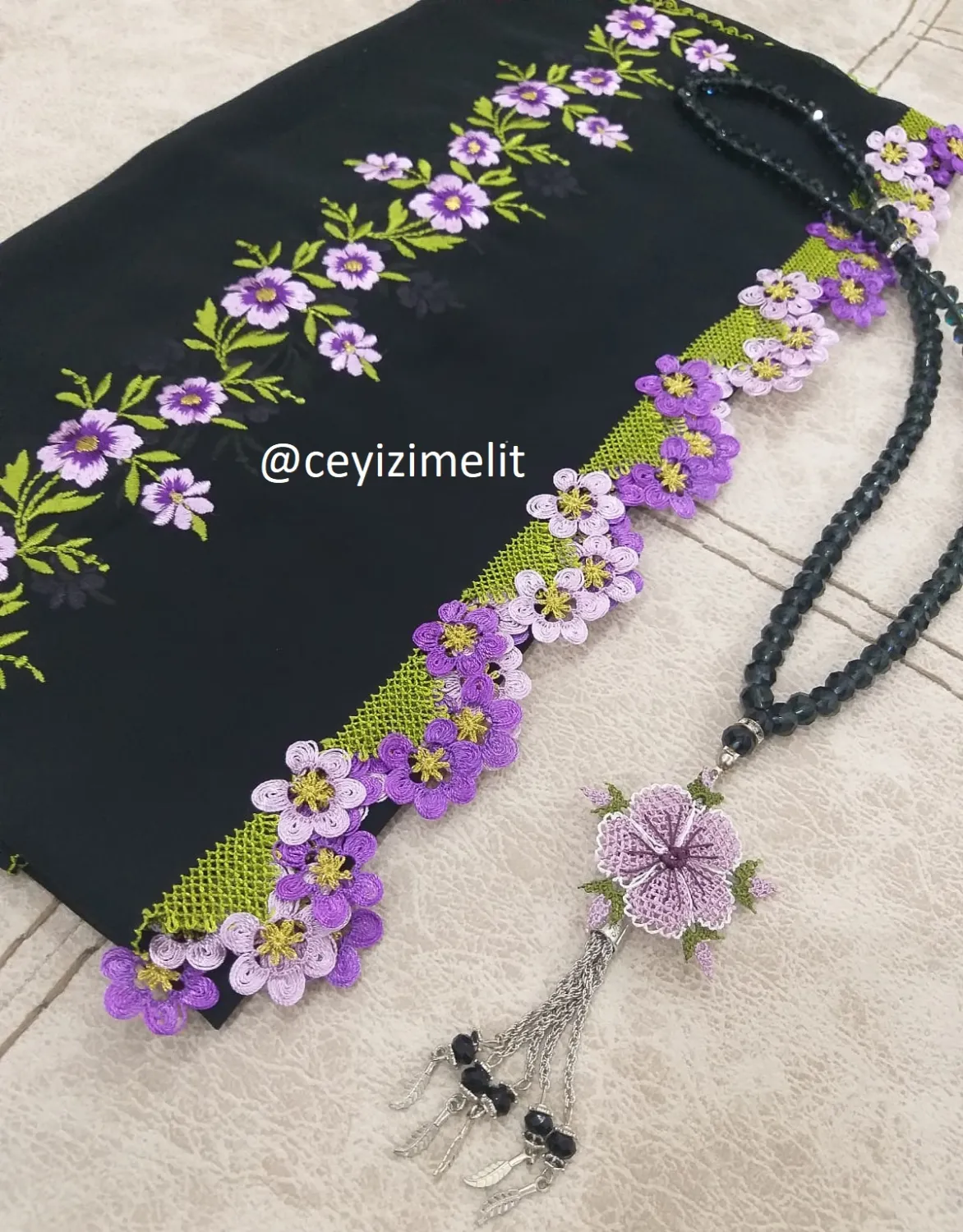 Nakış İşlemeli İğne Oyalı Namaz Örtüsü Siyah