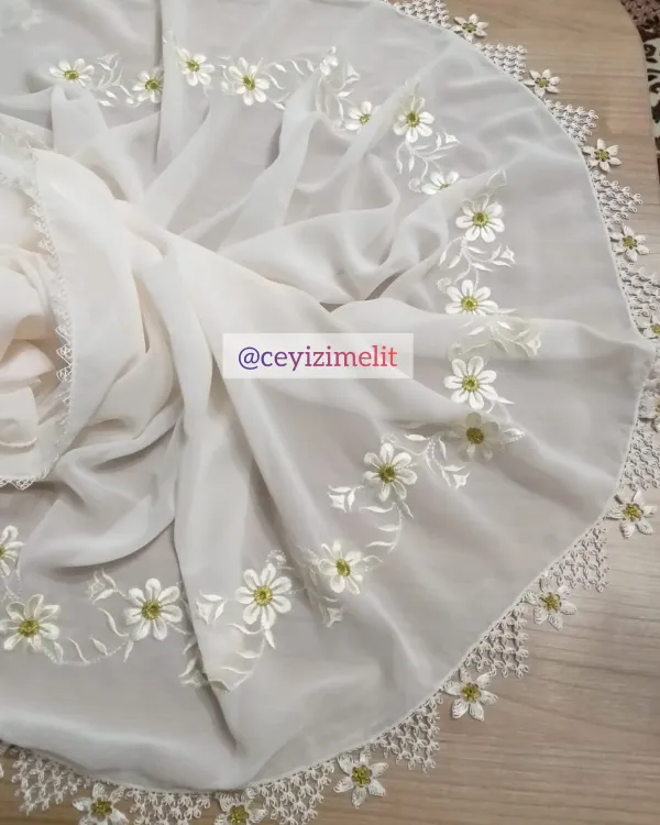 Nakış İşlemeli Namaz Örtüsü Papatya